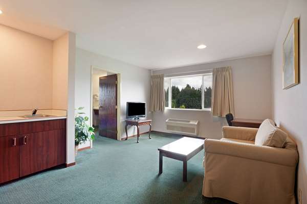 Suite - Days Inn Airport SeaTac