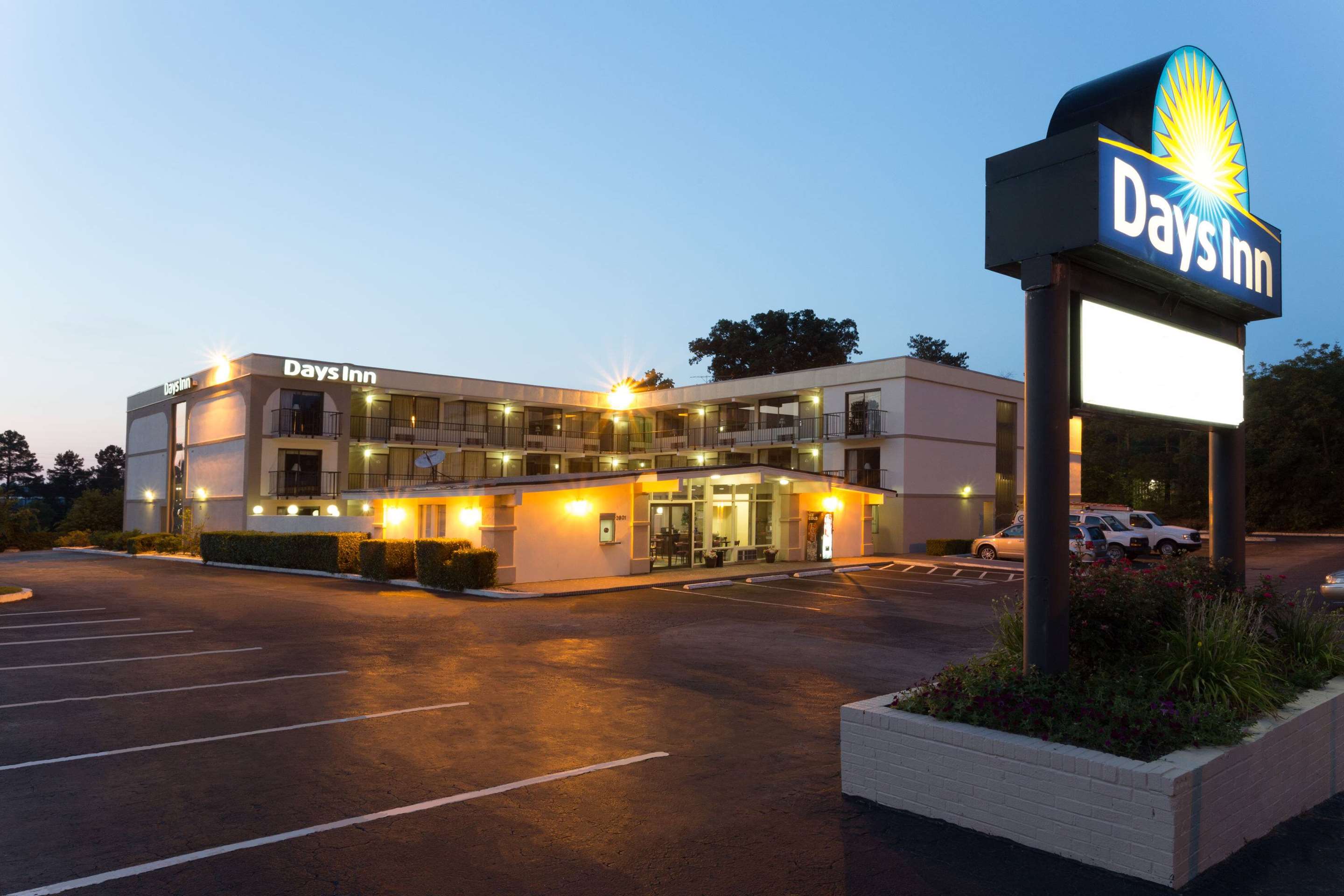 Exterior | Days Inn by Wyndham Raleigh South