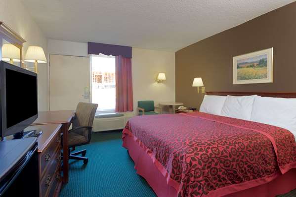  - Days Inn Forsyth - I-75, Exit 187