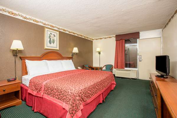  - Days Inn Forsyth - I-75, Exit 187