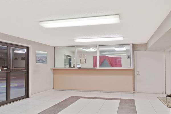  - Days Inn Downtown West Trinity Lane Nashville - I-24 & I-65, Exit 87