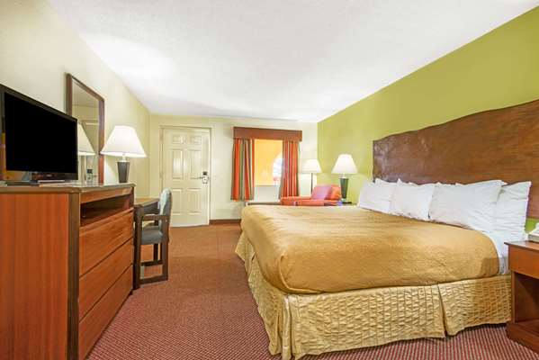  - Days Inn Opelika - I-85, Exit 62