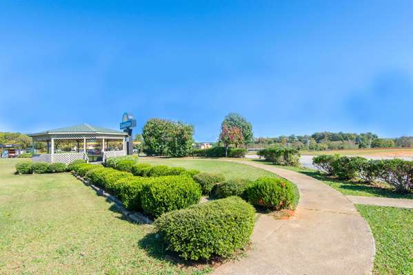  - Days Inn Opelika - I-85, Exit 62