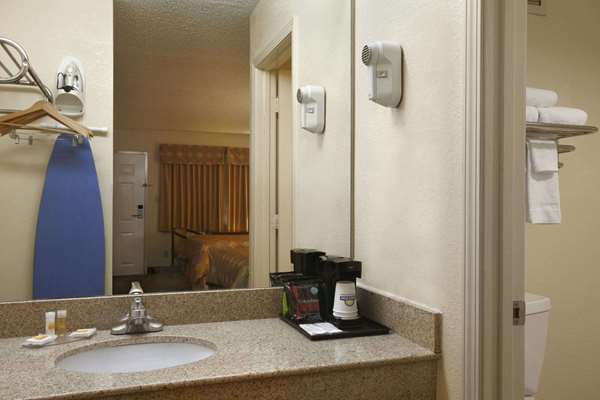  - Days Inn East Nashville - I-40, Exit 219