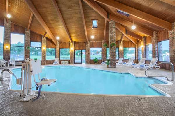 Pool - Days Inn Glasgow