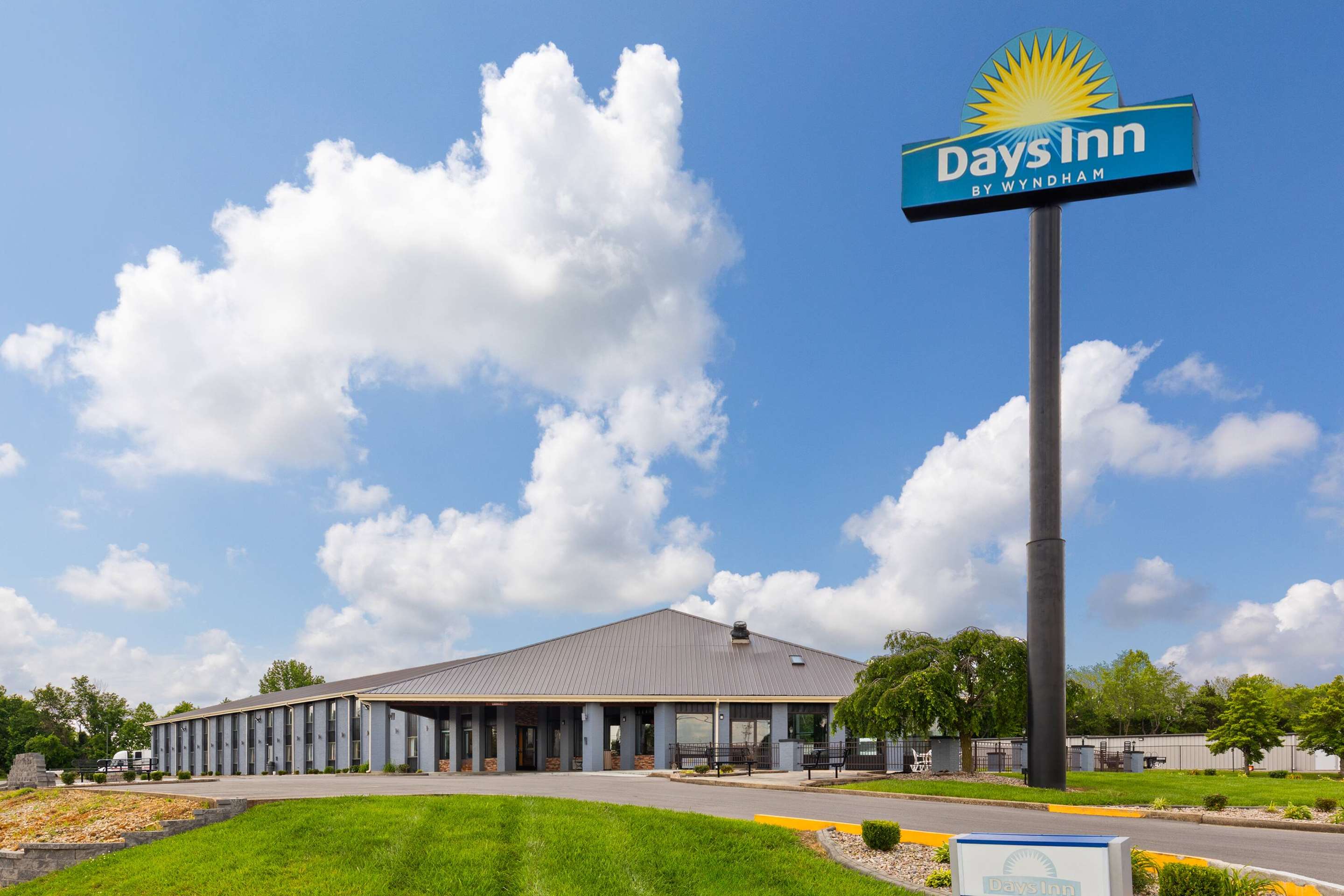 Exterior | Days Inn by Wyndham Glasgow