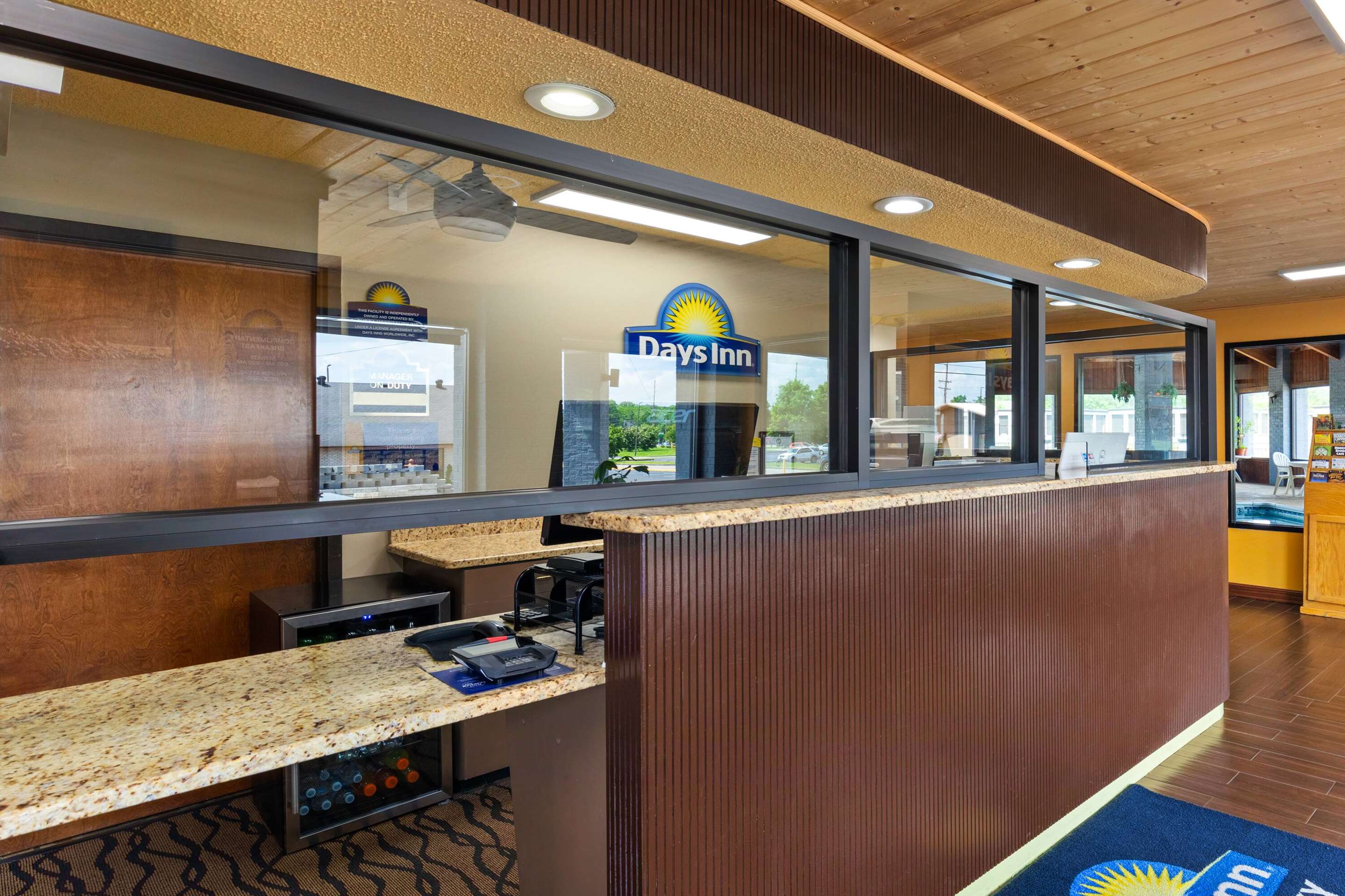 Lobby | Days Inn by Wyndham Glasgow