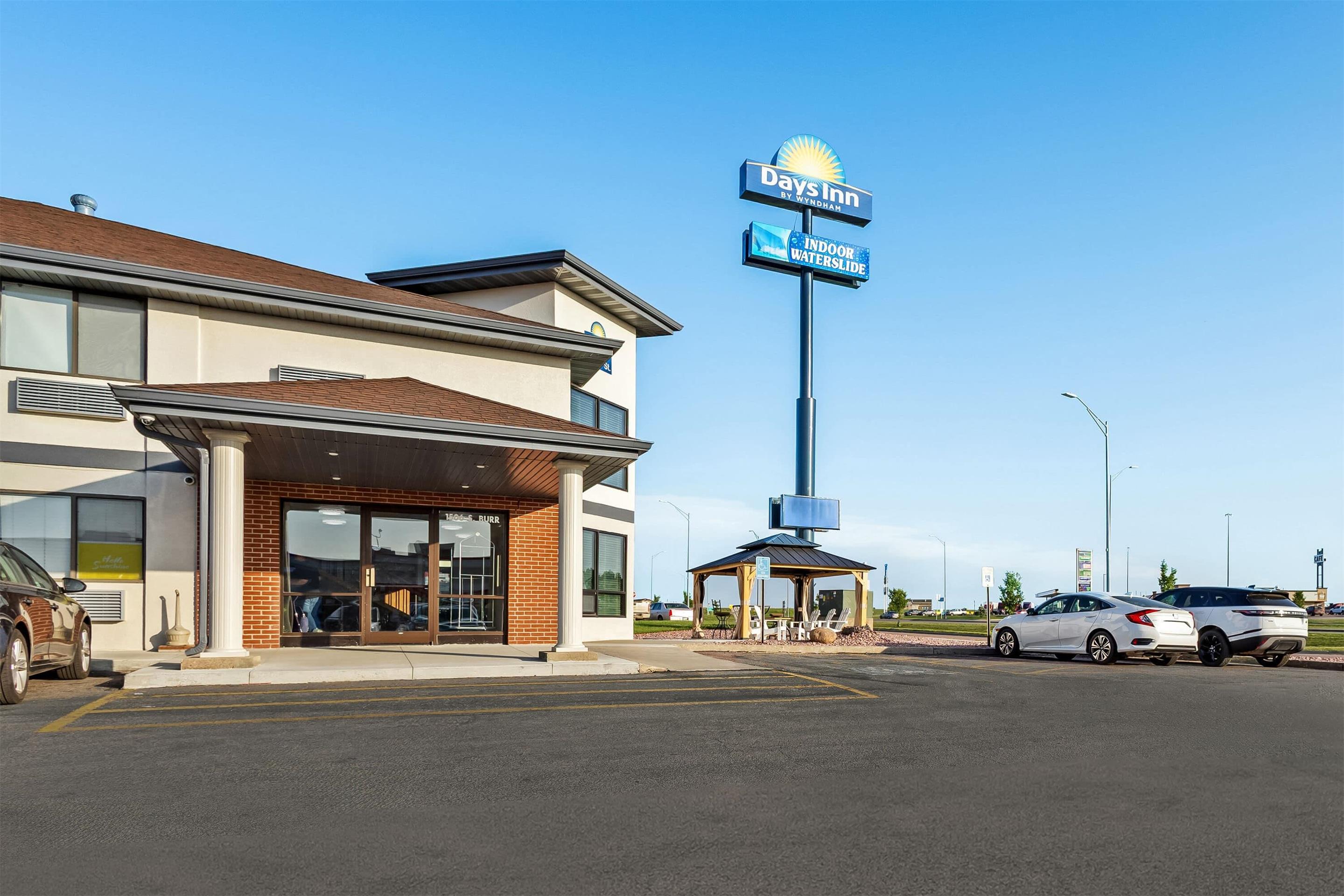 Exterior | Days Inn by Wyndham Mitchell SD