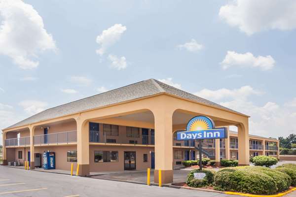 Exterior view - Days Inn Clinton - I-20, Exit 36