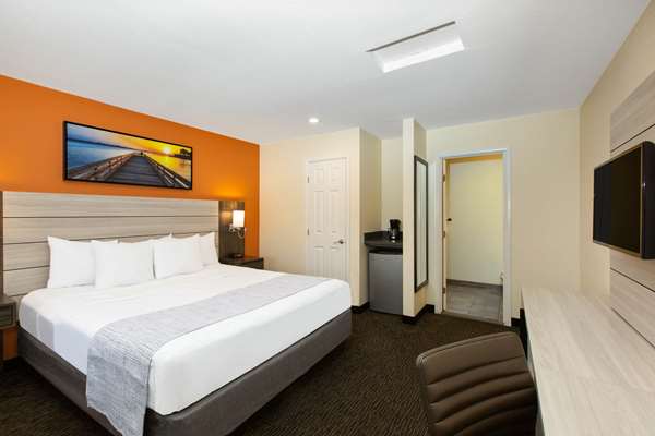  - Days Inn Downtown Monterey