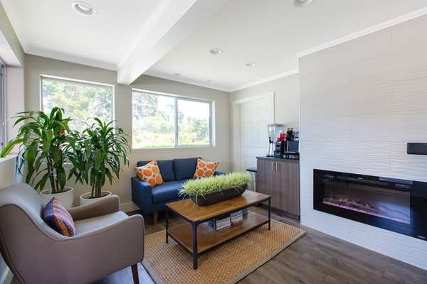  - Days Inn Downtown Monterey