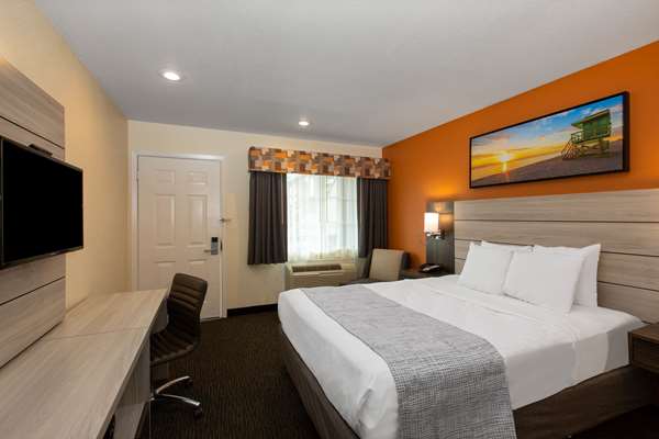 - Days Inn Downtown Monterey