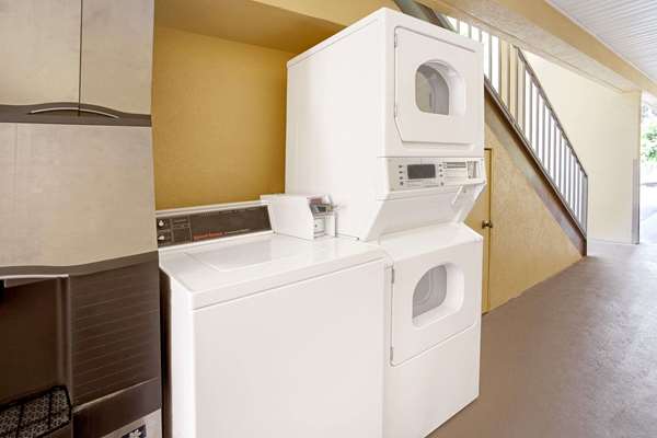 Amenities - Days Inn Acworth - I-75, Exit 277