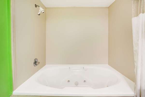  - Days Inn Acworth - I-75, Exit 277