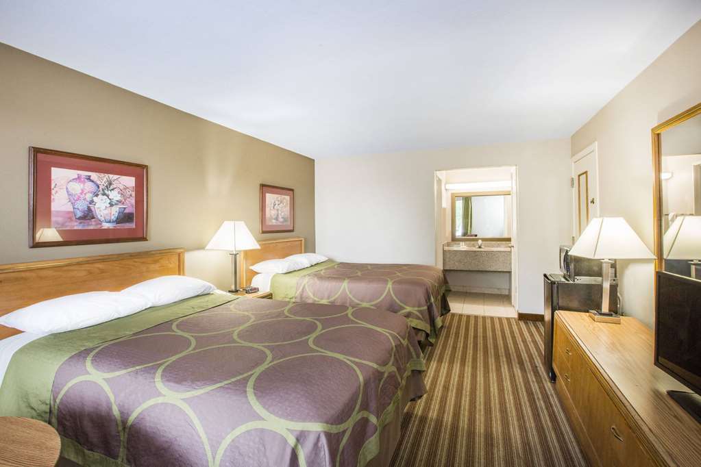 SUPER 8 OXFORD-guestroom-Guest Room,On-Site.jpg