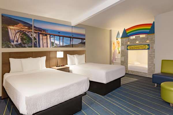  - Days Inn Disneyland at the Park Anaheim - I-5, Exit 110