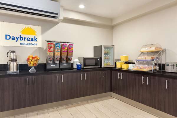 Restaurant - Days Inn Disneyland at the Park Anaheim - I-5, Exit 110