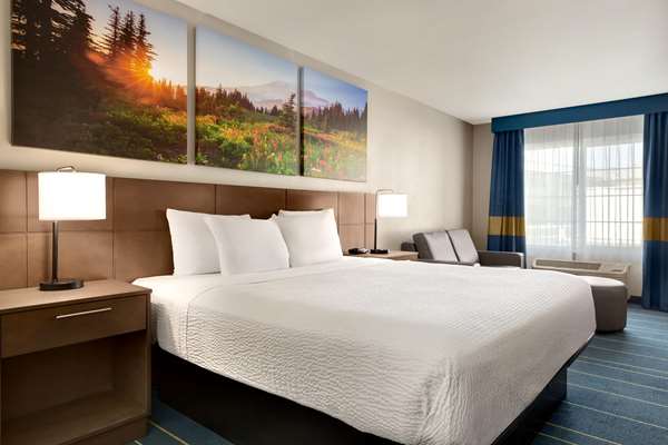  - Days Inn Disneyland at the Park Anaheim - I-5, Exit 110