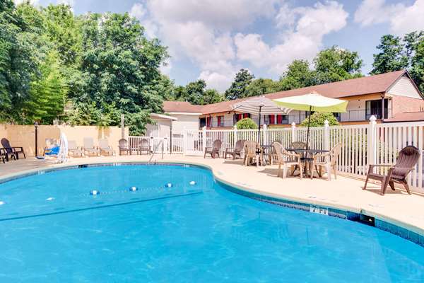 Pool - Days Inn Downtown Aiken