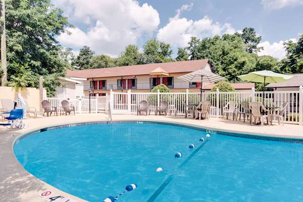 Pool - Days Inn Downtown Aiken
