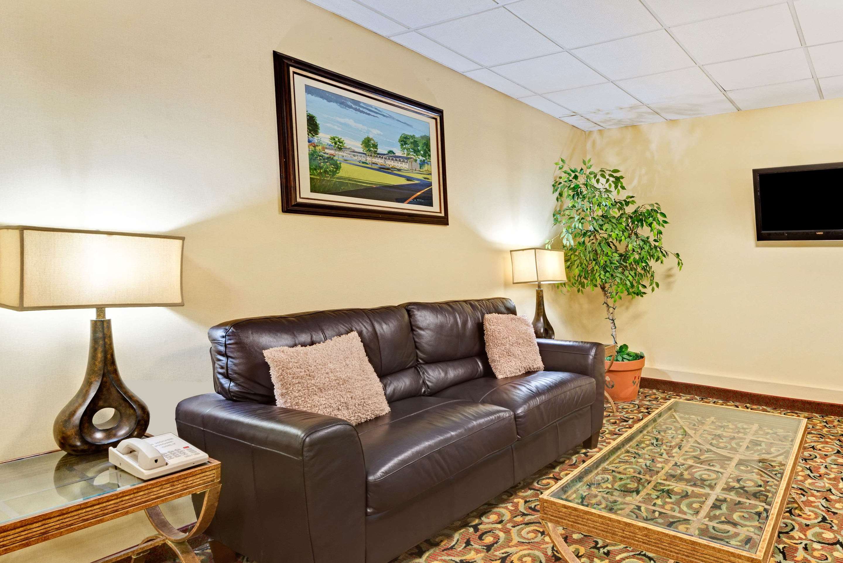 Lobby | Ramada by Wyndham Kittery