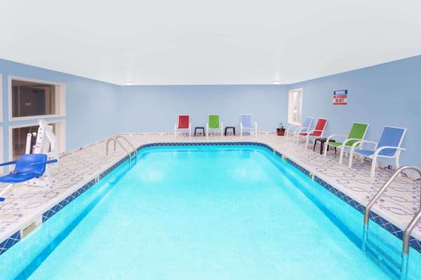 Pool - Days Inn South Springfield - I-55, Exit 90