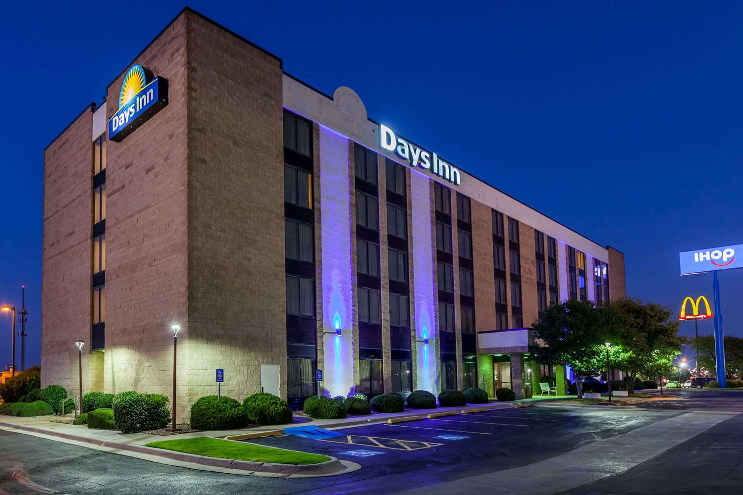 Days Inn East Amarillo Tx See S Exterior View Days Inn East Amarillo