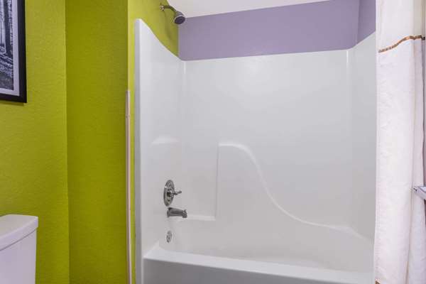  - Super 8 Motel Prattville - I-65, Exit 181