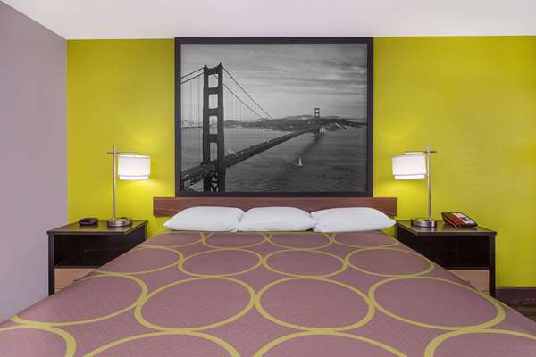  - Super 8 Motel Prattville - I-65, Exit 181