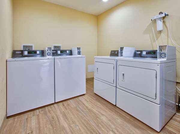  - Days Inn Batesville - I-55, Exit 243