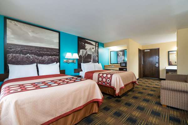 - Super 8 Hotel Rochester