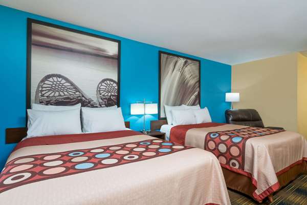  - Super 8 Hotel Rochester