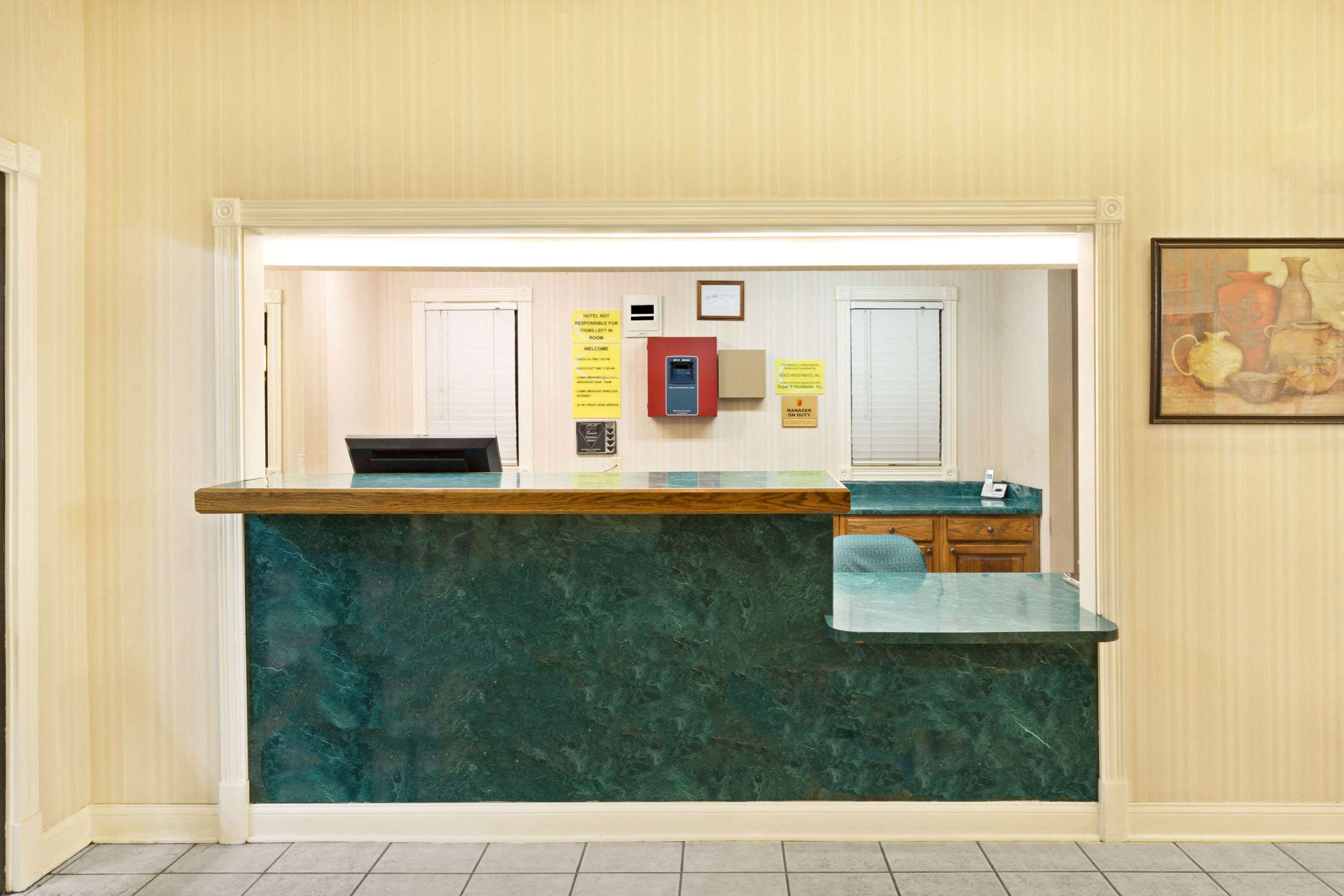 Front Desk | Super 8 by Wyndham Covington