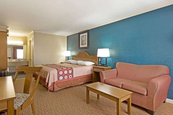  - Super 8 Motel Covington - I-12, Exit 63