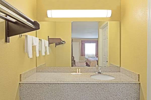  - Super 8 Motel Covington - I-12, Exit 63