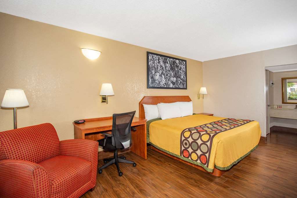 SUPER 8 NORTH PALM BEACH-guestroom-Guest Room,Suite,On-Site.jpg