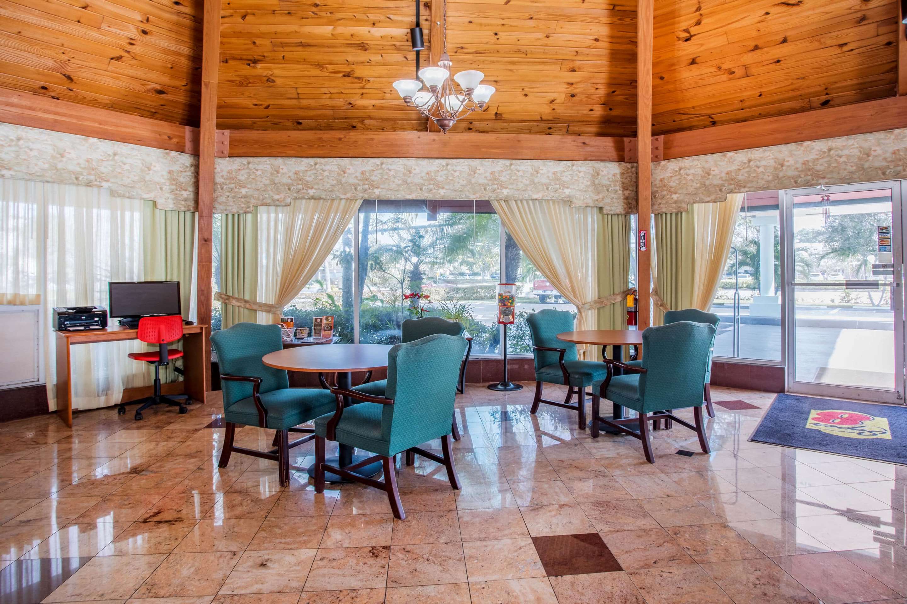 Lobby | Super 8 by Wyndham North Palm Beach