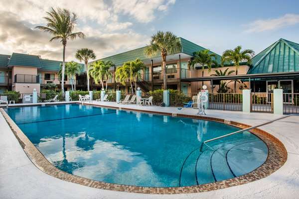 Pool - Super 8 Motel North Palm Beach