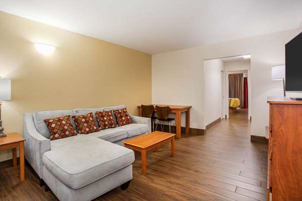 Suite - Super 8 Motel North Palm Beach