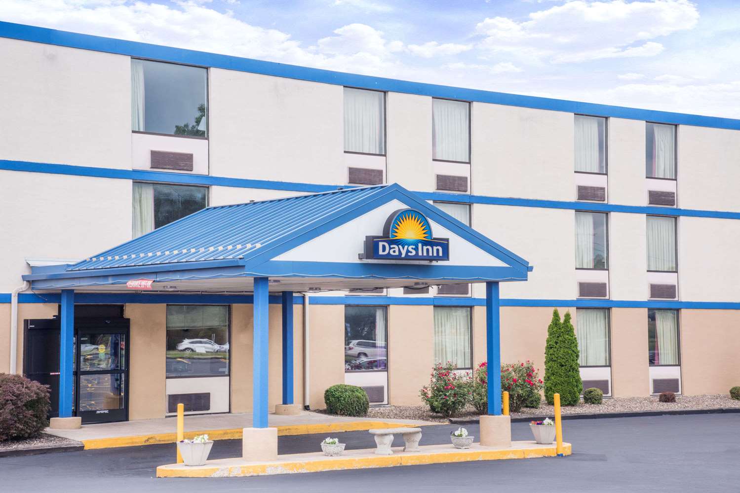 Days Inn Chambersburg I81, Exit 16, PA See Discounts