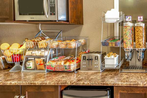  - Super 8 Motel Strathmore