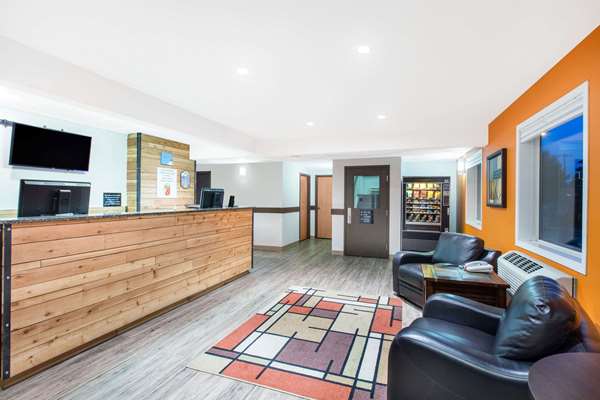  - Super 8 Motel Strathmore