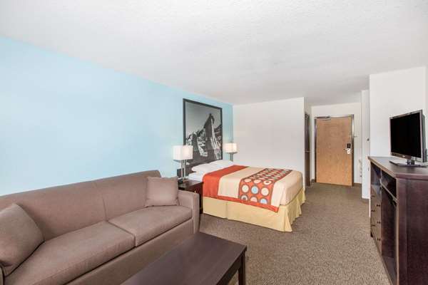 Suite - Super 8 Motel Strathmore