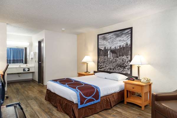  - Super 8 Motel Susanville