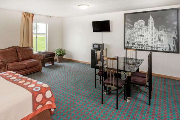  - Super 8 Hotel Pekin