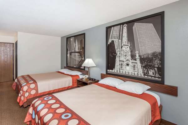  - Super 8 Hotel Pekin