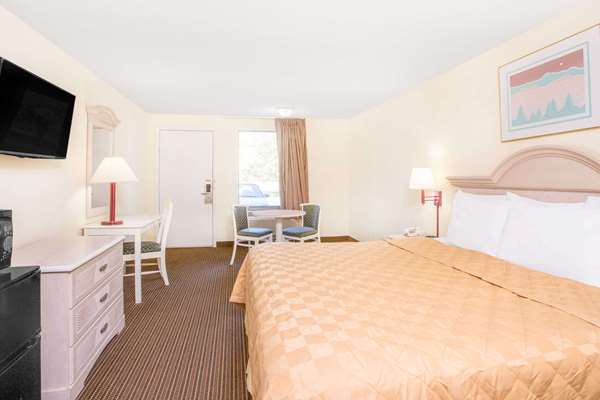  - Days Inn Waccamaw Spartanburg - I-26, Exit 17