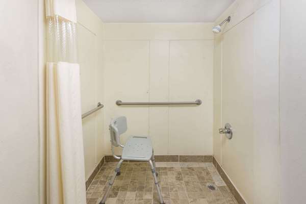  - Days Inn South Orangeburg - I-26, Exit 154B