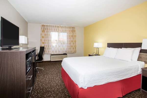  - Days Inn Phoenix North - I-17, Exit 215