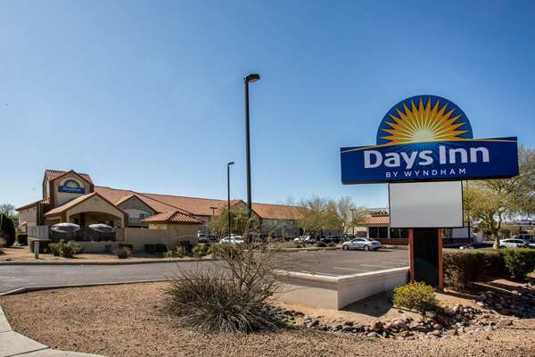 Exterior view - Days Inn Phoenix North - I-17, Exit 215